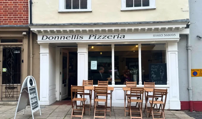 Donnellis Pizzeria exterior
